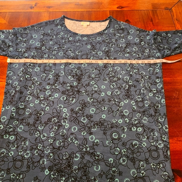 Women's LuLaRoe Irma Minnie Mouse Top Size Medium - Picture 2 of 7